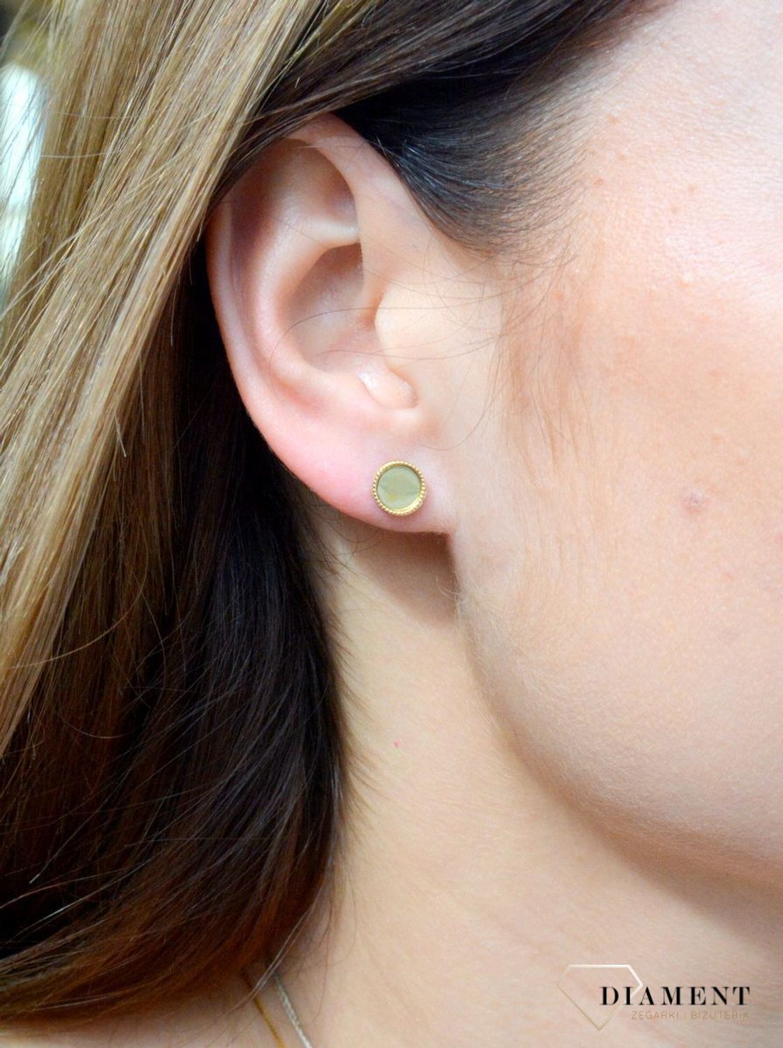 Kolczyki złote 333 okrągłe blaszki 7 mm KL 10117 333. Kolczyki złote okrągłe to klasyka w najlepszym wydaniu wykonane ze złota, próby 333. Kolczyki będą idealnym dodatkiem do każdej stylizacji. Kolcz.jpg